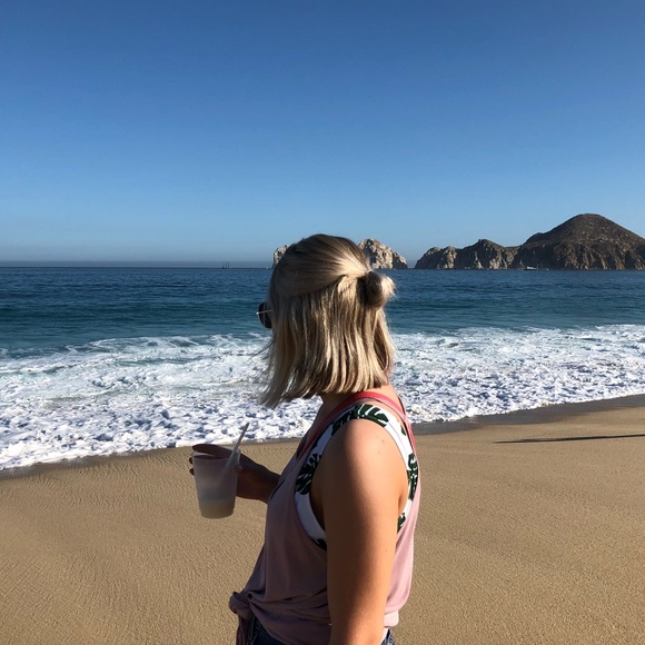 Meet your Posher, Kenzie - Picture 1 of 1